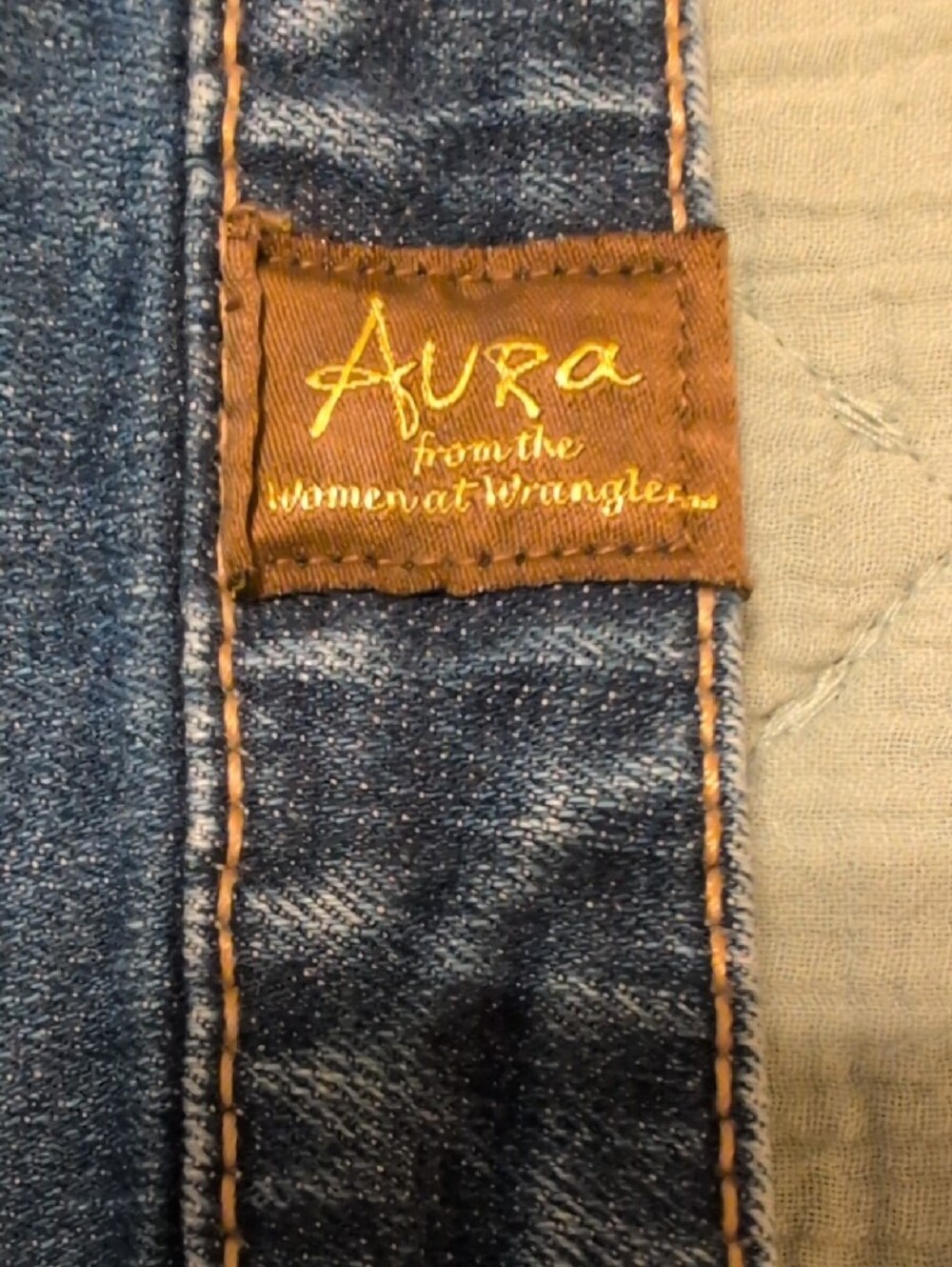Wrangler's Aura Classic Women's Blue Denim Jeans - Picture 5 of 11